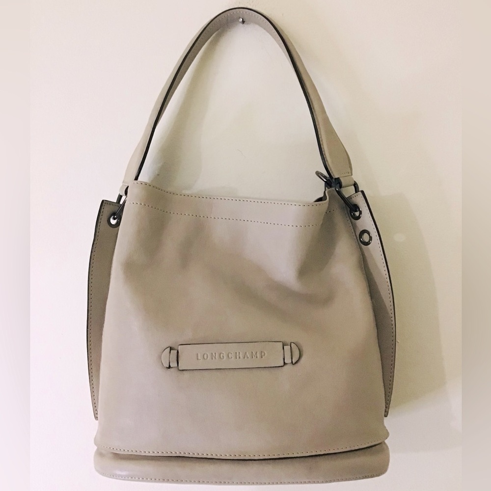 Longchamp 3d Leather Hobo
Bucket Bag NWOT - Picture 2 of 10